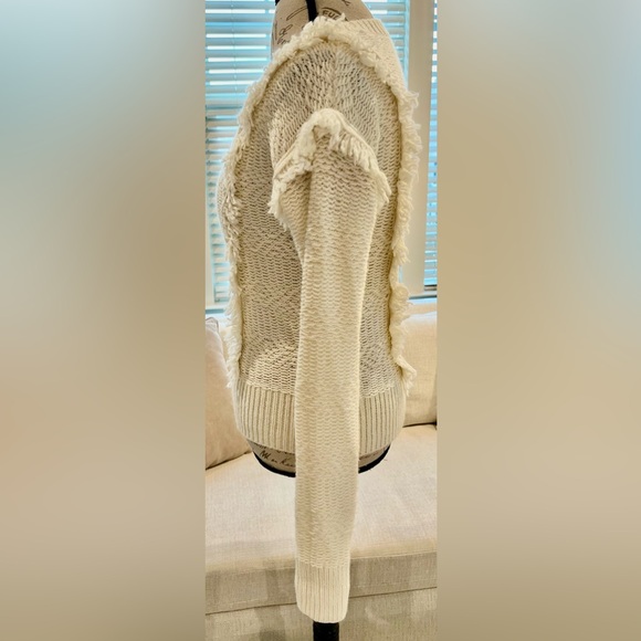 GAP Wool Blend Cable Knit Frilly Cream Fringe Extra Small Sweater - Picture 2 of 13